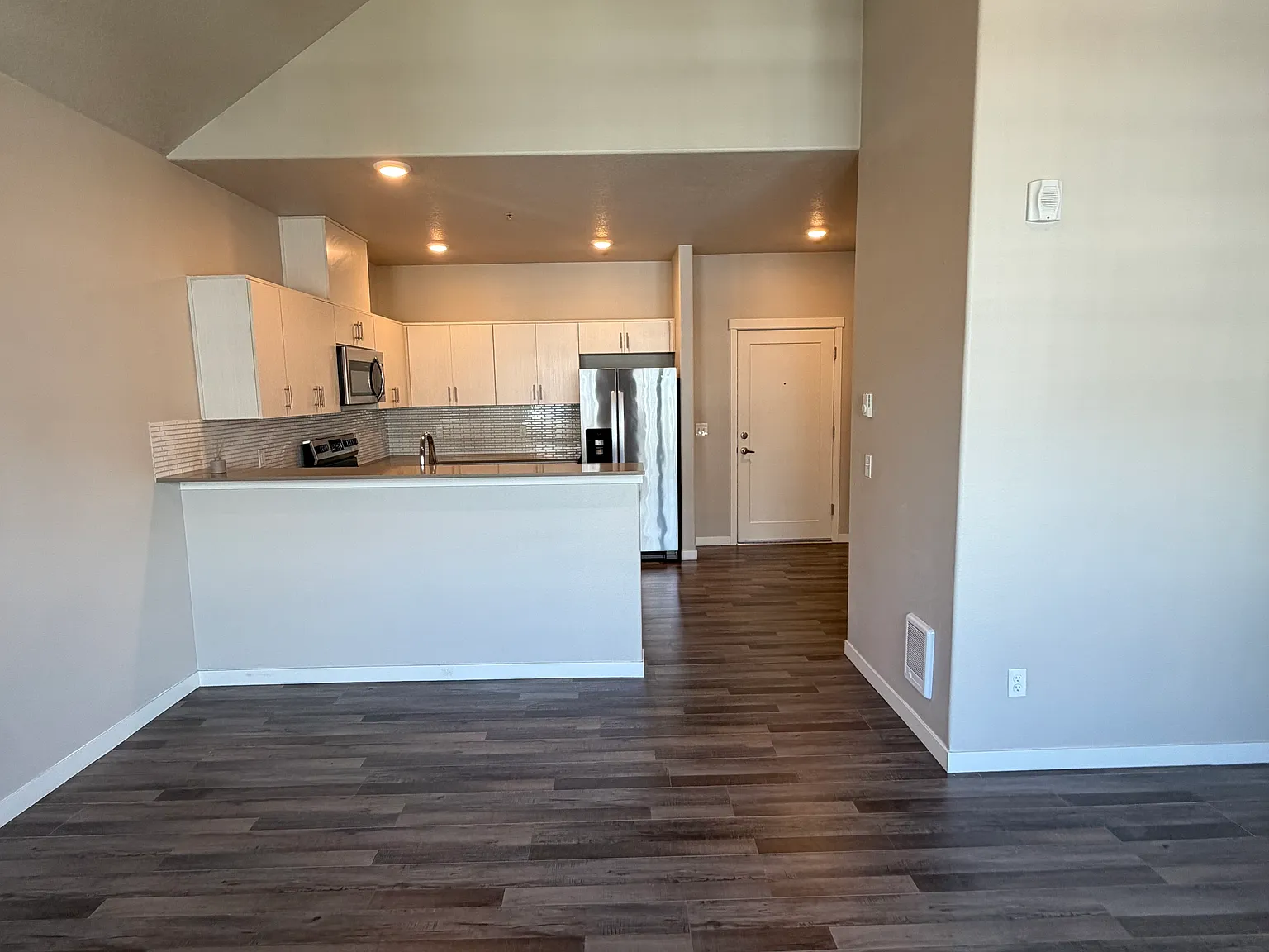 1 bed, 646 sqft, $1,800 — Photo 4