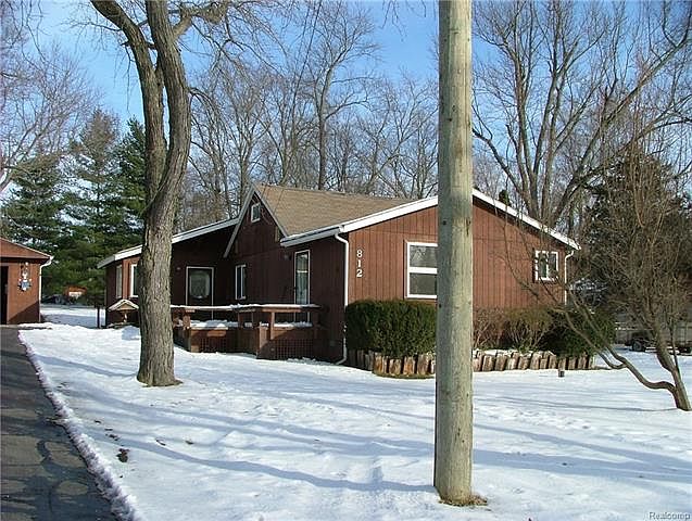 1st image of 812 Charlton Blvd