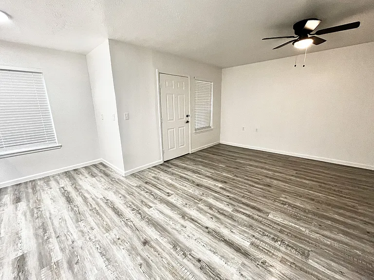 Grapeland Apartments — Photo 20