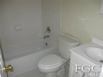 3rd image of 4627 Bayshore Dr APT I1