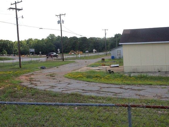 3rd image of 4400 Highway 29 N