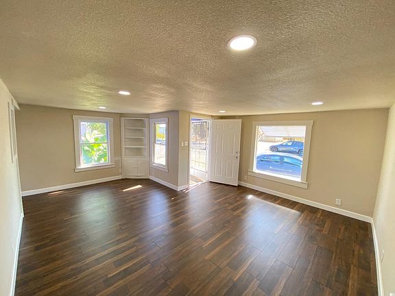 2nd image of 6358 E Latonia Ave