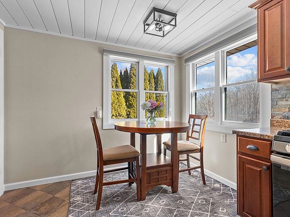 4th image of 406 Elm St