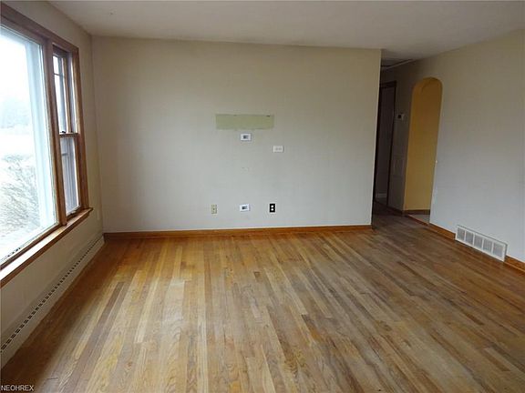 3rd image of 1234 Parkway Dr