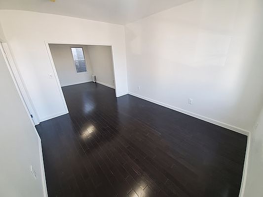 4th image of 10418 Metropolitan Ave #2F