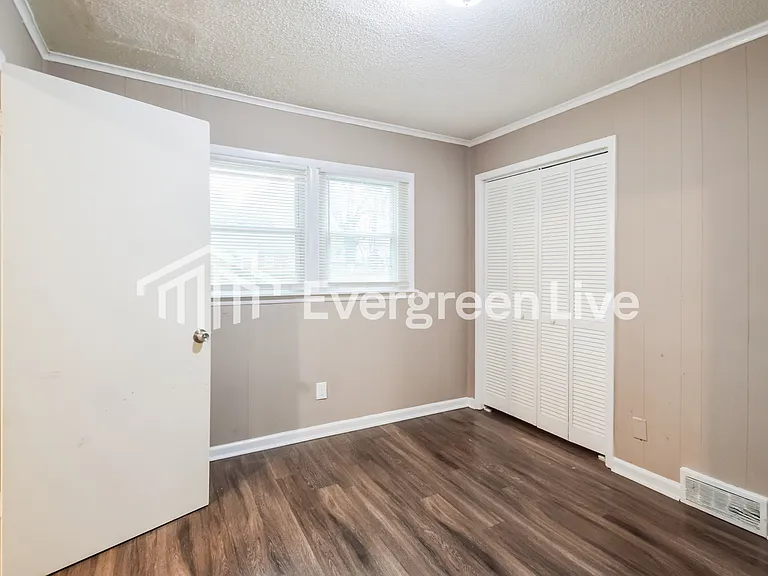3669 Bishops Bridge Rd — Photo 10