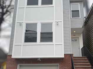 288 S 7th St #1, Newark, NJ 07103