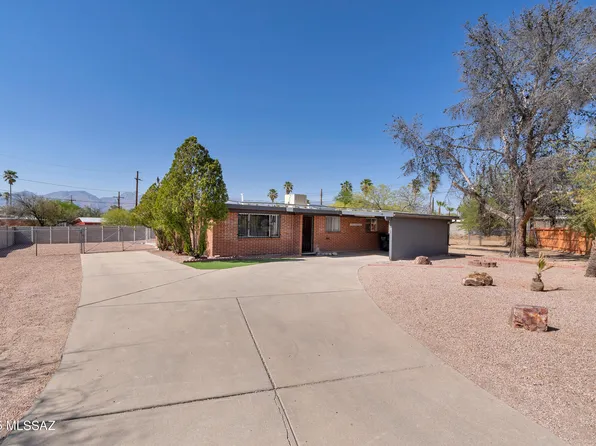 8105 E Beverly St, Tucson, AZ 85710
