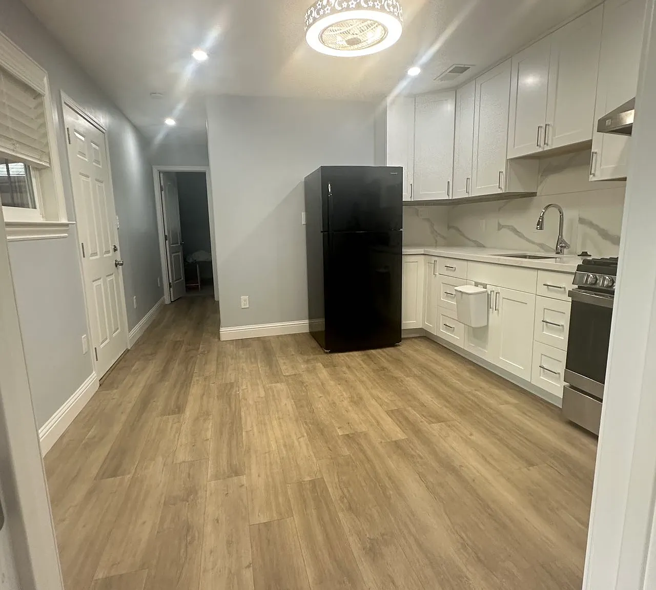 5 bed, 1440 sqft, $2,300 — Photo 3