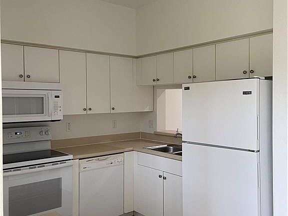 4th image of 8331 Bernwood Cove Loop APT 1401