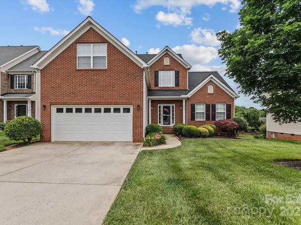 108 Planters Dr, Statesville, NC 28677