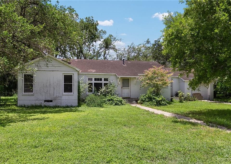 1st image of 1021 W De Soto Ave