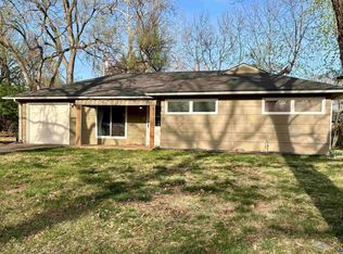 2524 SW Duncan Dr, Topeka, KS 66614