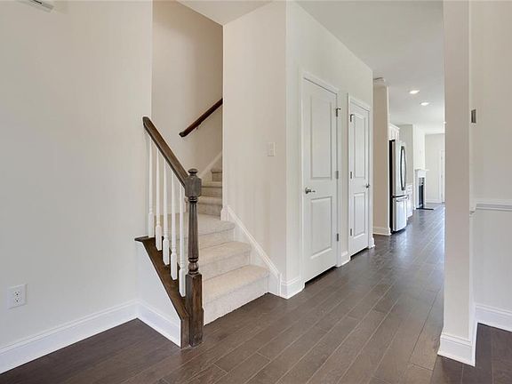 4th image of 166 Woodside Ln #0