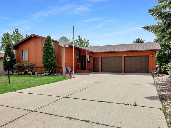 2nd image of 2509 Bel Air Pl