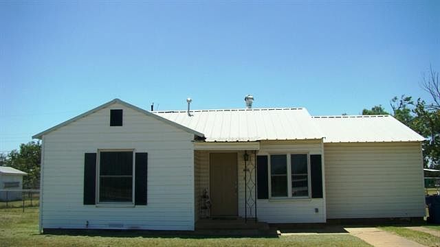 1st image of 441 W Cypress St