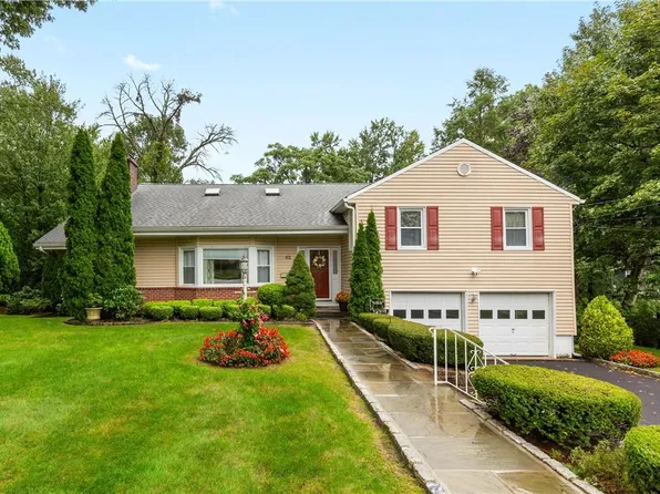 42 Rock Ridge Drive, Rye Brook, NY 10573