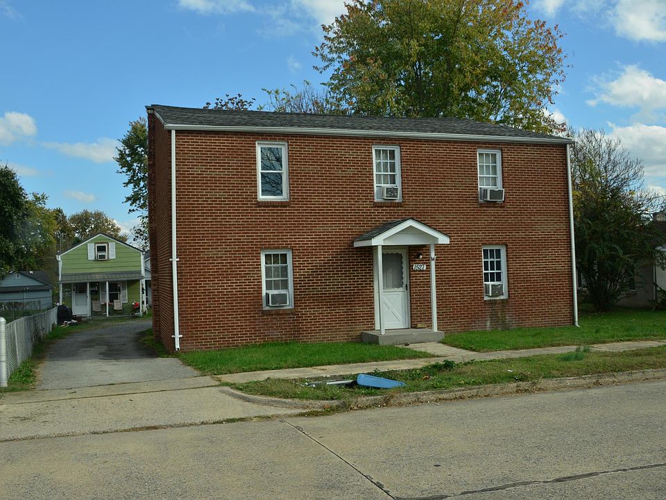 2nd image of 1527 Fuller St #1529