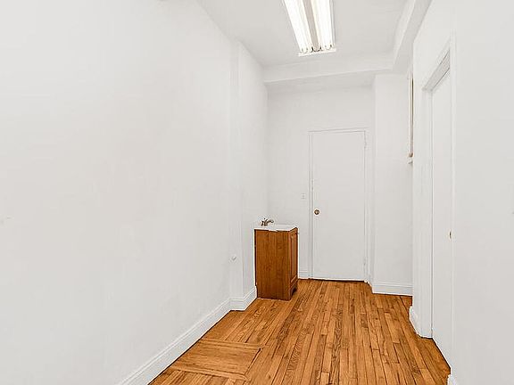 3rd image of 860 Grand Concourse APT 1I