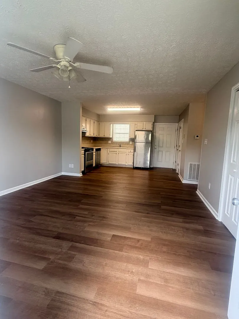 Large Fountain City Duplex available for rent! — Photo 4
