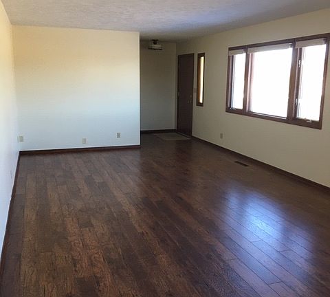 4th image of 820 SE College Ave