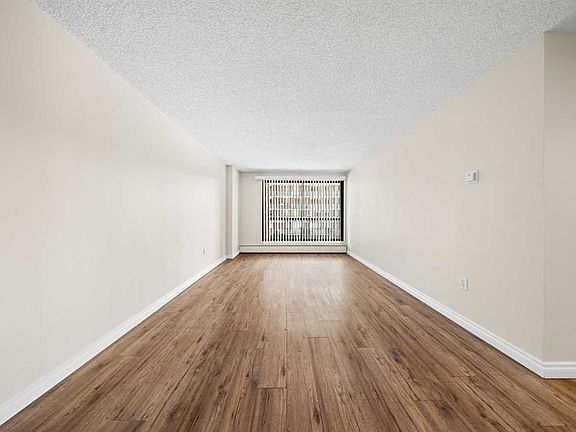 5th image of 718 S 12th Ave SW #305