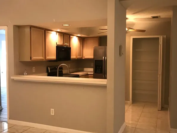 2426 Wattle Tree Rd E, Jacksonville, FL 32246