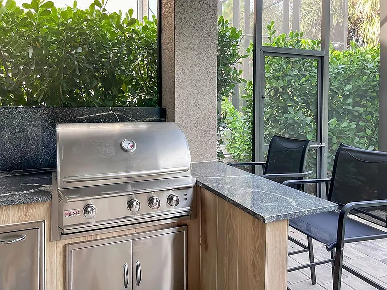 4594 Kensington Cir — Photo 25