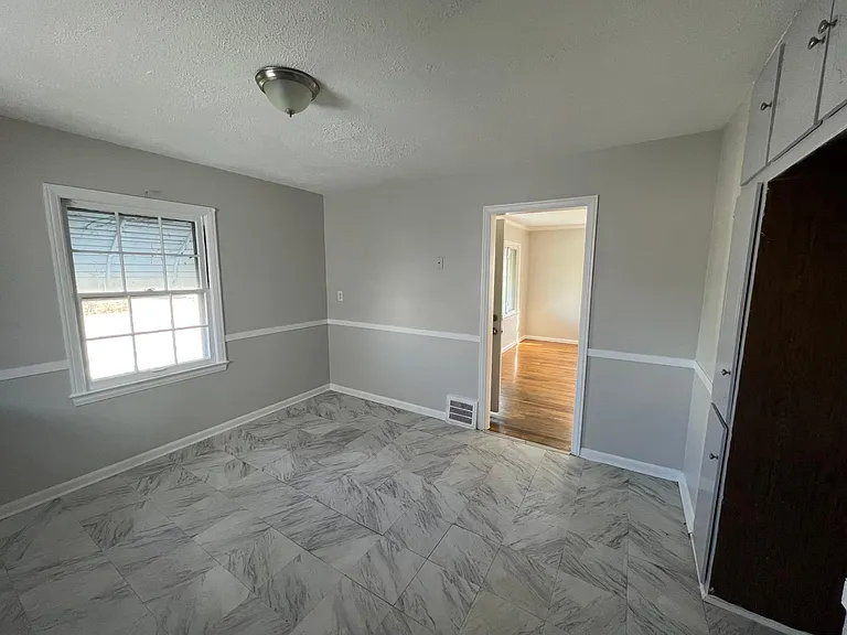 22041 Donald Ave — Photo 8