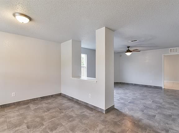 5th image of 233 Allenwood Dr