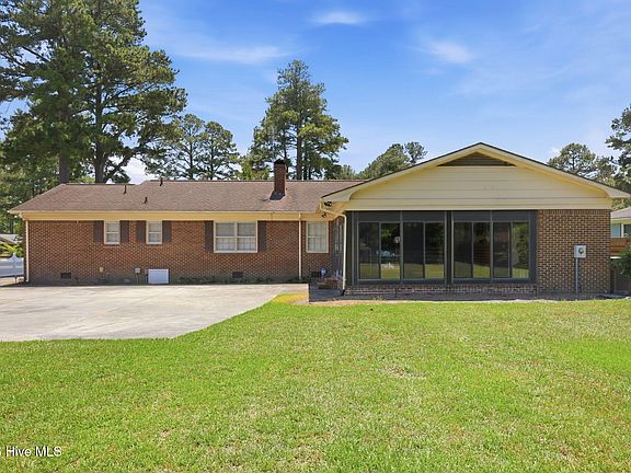3rd image of 304 Lawson Road