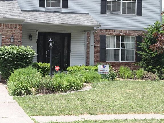 2nd image of 5914 Oakcrest Dr