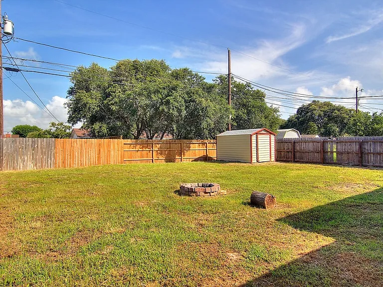 2418 Handlin Dr — Photo 19