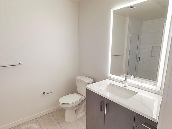 5th image of 3220 W 17th Ave #716