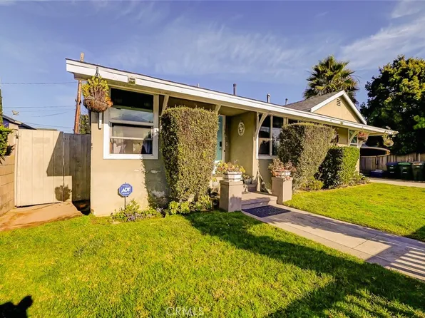 138 Walnut St, Costa Mesa, CA 92627