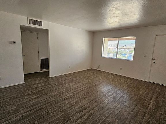 5th image of 5420-5440 E Lee St #Lee-5424
