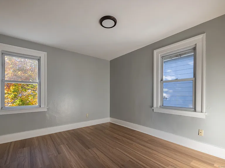 216 Howard Ave — Photo 19