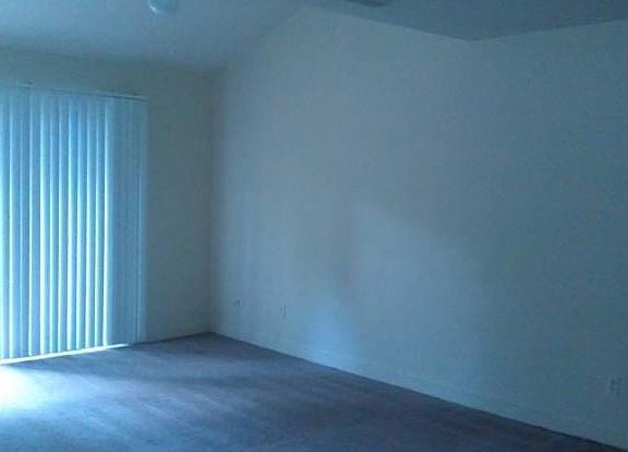 2nd image of 1007 Sharer Ct Unit 7