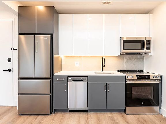 3rd image of 28 Spencer Pl #5-A