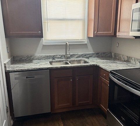 5th image of 6020 Yosemite Dr