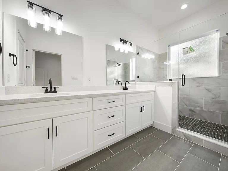 3907 Falls St #B — Photo 12