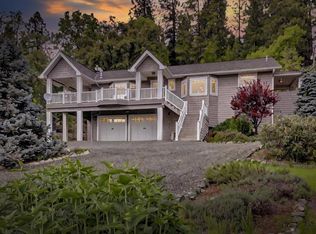 13506 Barker Ln, Grass Valley, CA 95945