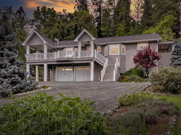 13506 Barker Ln, Grass Valley, CA 95945