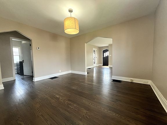 4th image of 5194 Sidney Rd