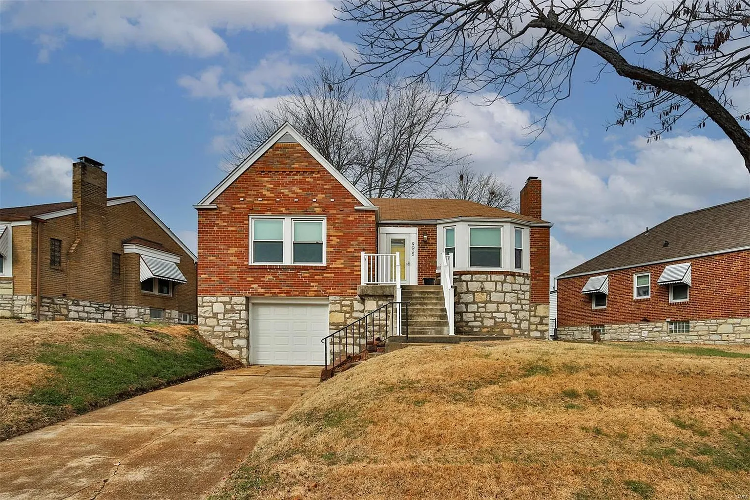 9015 Coral Dr photo 1