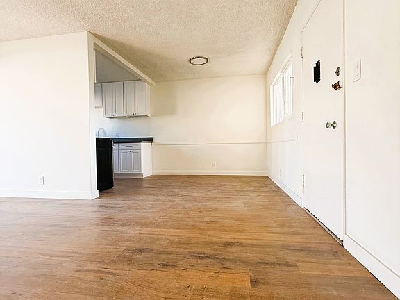 4th image of 414 S Saint Andrews Pl #10