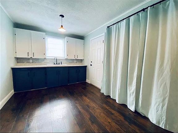 5th image of 2317 Rose St