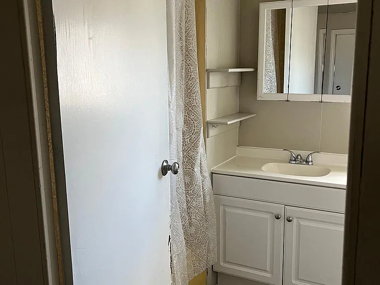 524 E Elgin St — Photo 5