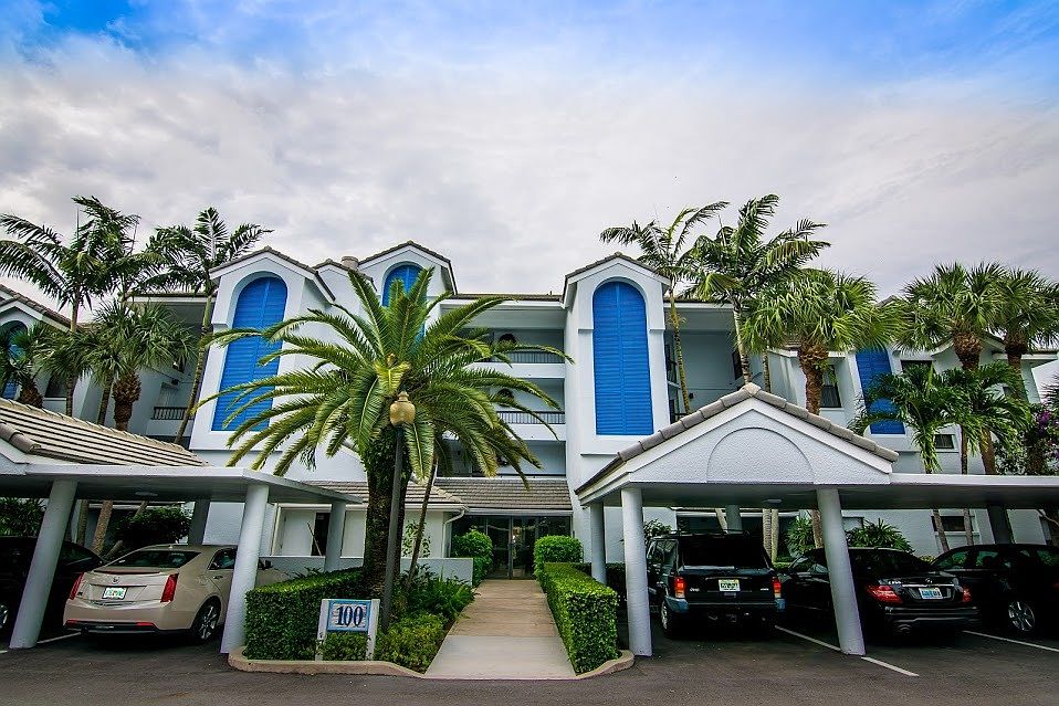 1st image of 122 Bay Colony Dr N #122