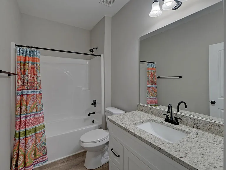 15 Holly St — Photo 28